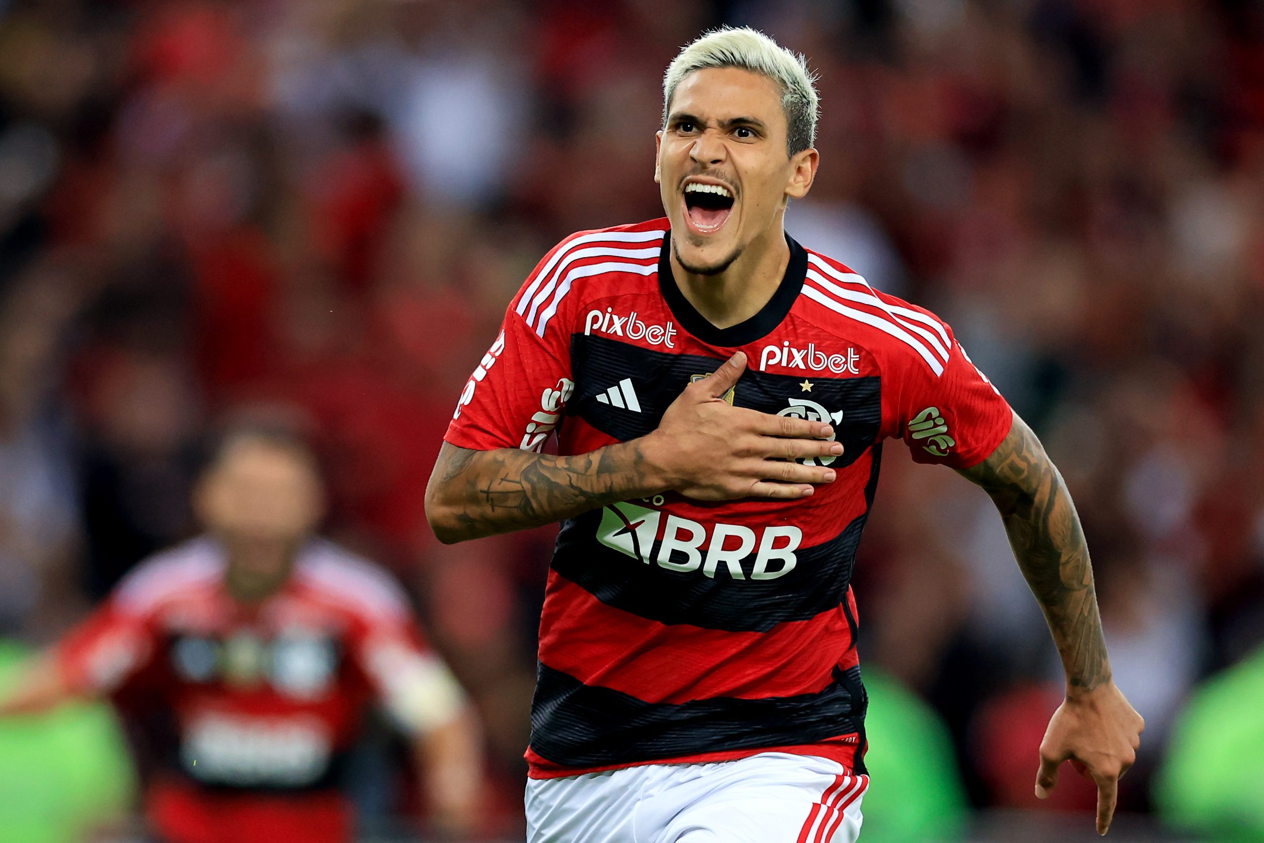 Flamengo negocia contratação de Claudinho, do Zenit