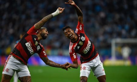 Gabi comemora seu gol com Bruno Henrique, o primeiro do Flamengo (Foto: Marcelo Cortes | Flamengo)