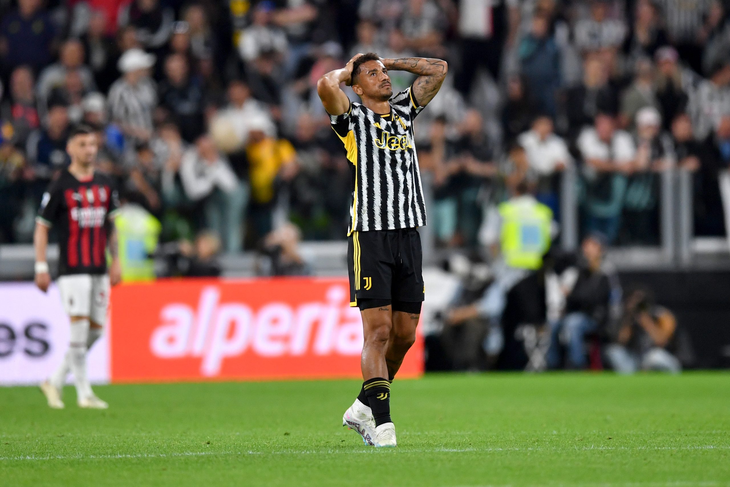 Juventus, do lateral brasileiro Danilo, está fora da Uefa Europa Conference League (Valerio Pennicino/Getty Images)