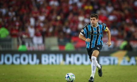Kannemann tem atuação desastrosa (Foto: Divulgação/Grêmio)