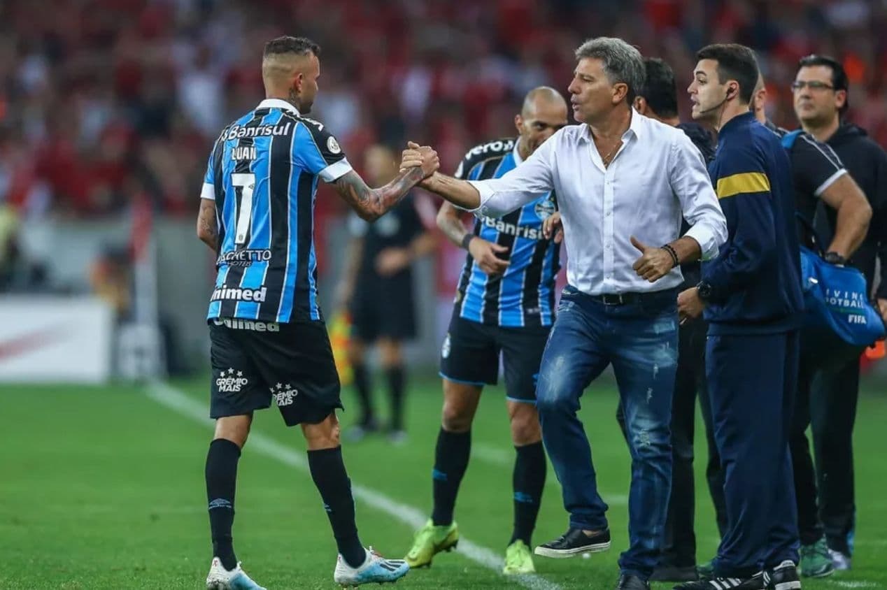Luan precisa de liberação do Corinthians (Foto: Divulgação/Grêmio)