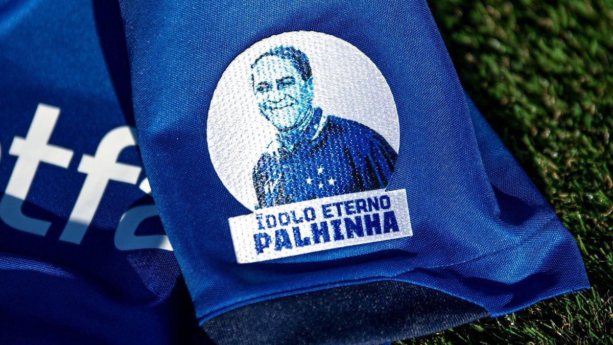 Ídolo Palhinha terá sua cara estampada nas camisas do Cruzeiro diante do Goías (Foto: Reprodução/Twitter/Cruzeiro)