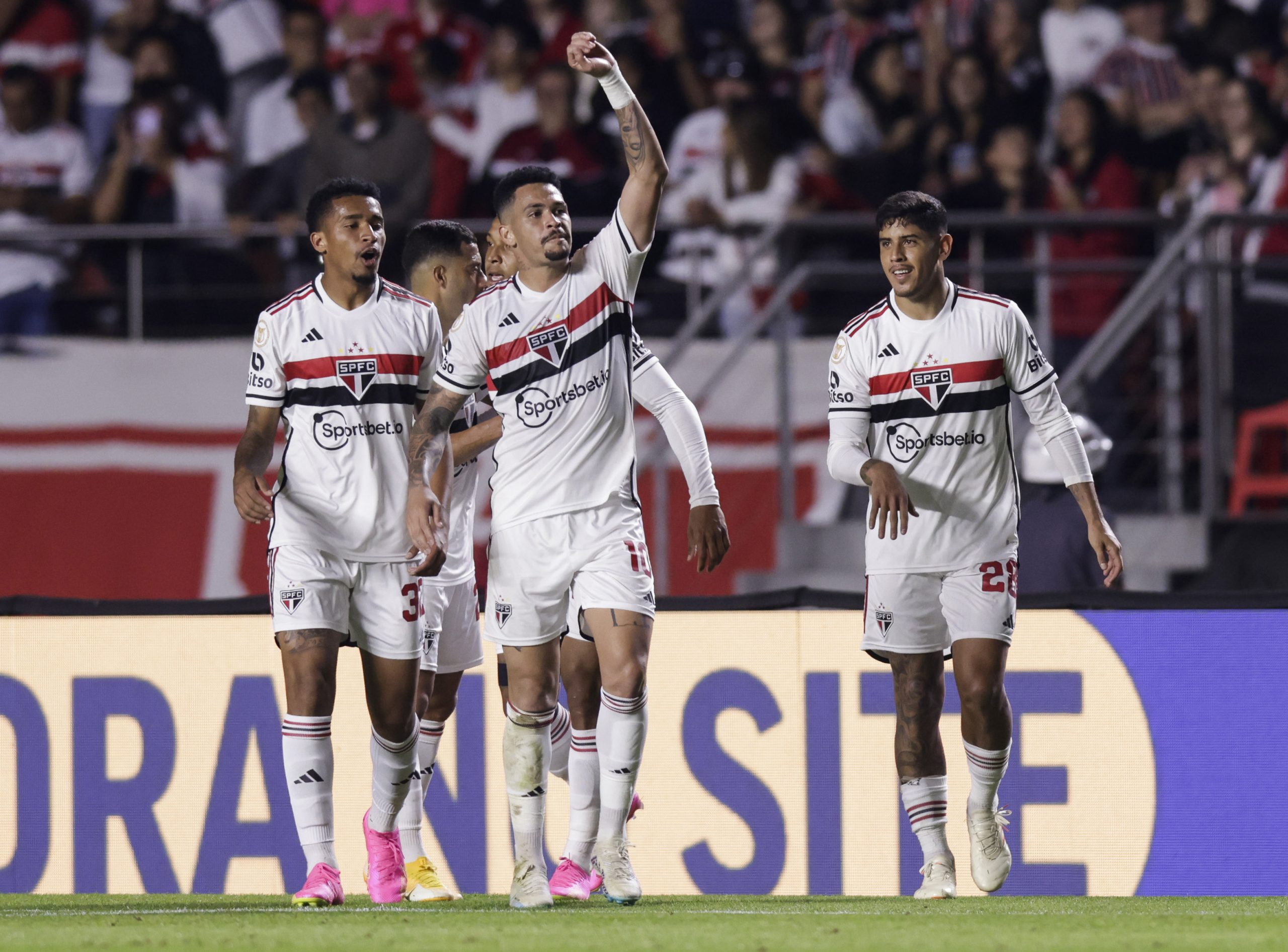 Luciano foi o melhor jogador do São Paulo no Brasileirão