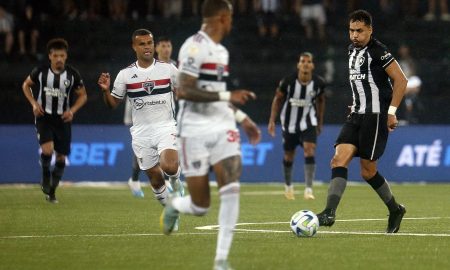 Eduardo em partida entre Botafogo e São Paulo pelo primeiro turno. (Foto: Vitor Silva/Botafogo.)