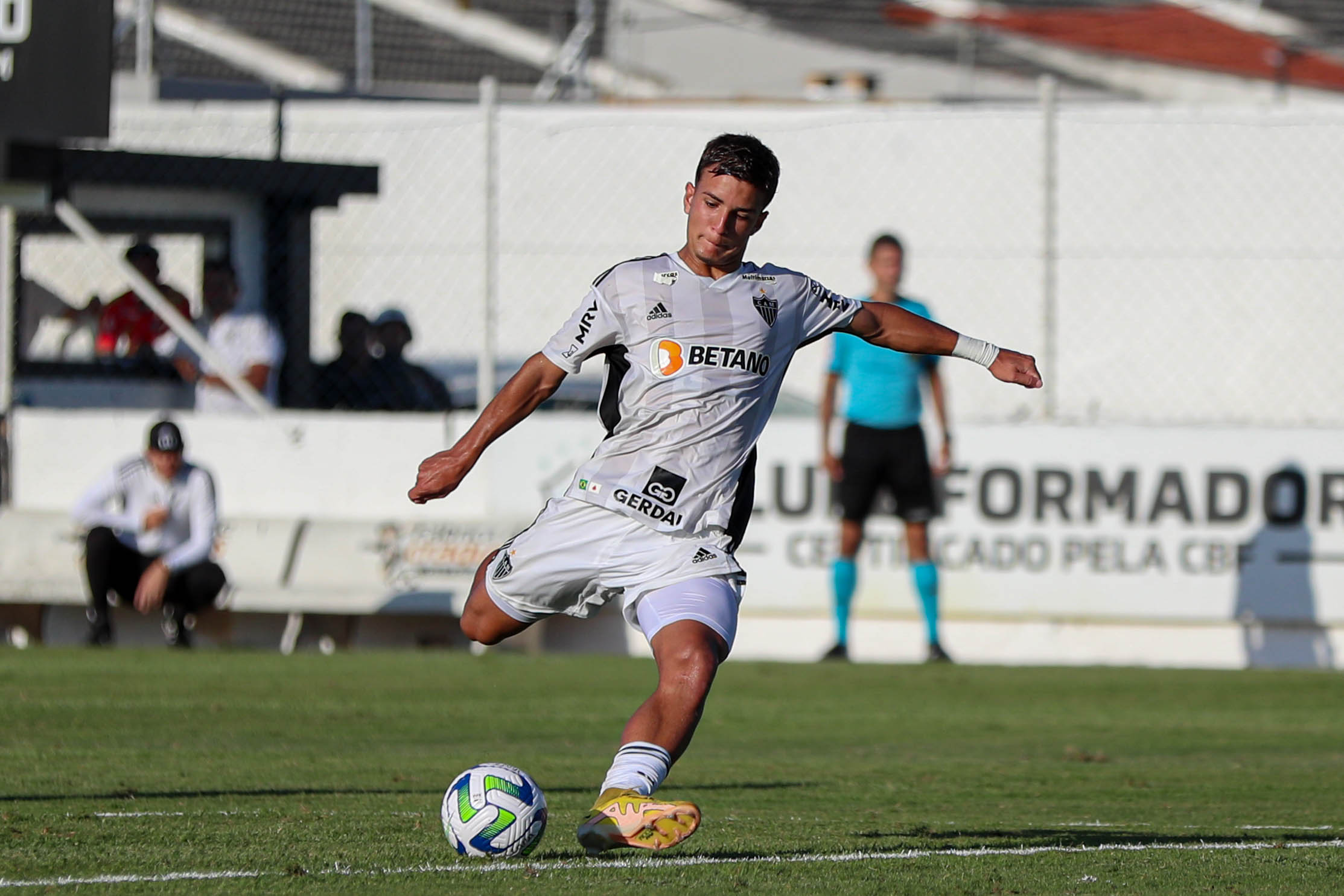 Iseppe fez o gol de empate do Galinho contra o Ceará no último jogo do Brasileirão sub-17 (Foto: Bruno Sousa/Atlético)