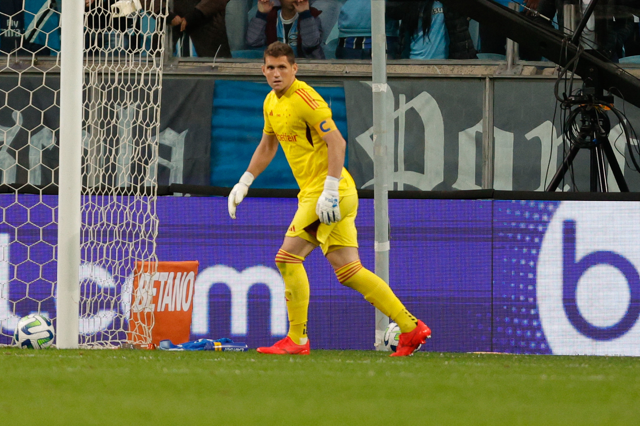 Rafael Cabral, goleiro do Cruzeiro, diante do Grêmio