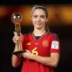 Espanhola de 25 anos levou para a casa o principal prêmio individual (Foto: Divulgação/FIFA)