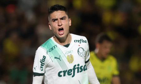 Sem estrear no Palmeiras, Angulo vive sonho olímpico na seleção