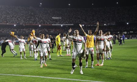 Jogadores do São Paulo comemorando após vitória contra o San Lorenzo (Foto: saopaulofc)