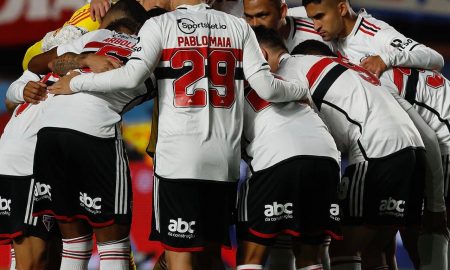 Jogadores do São Paulo antes da partida contra o San Lorenzo (Foto: saopaulofc)