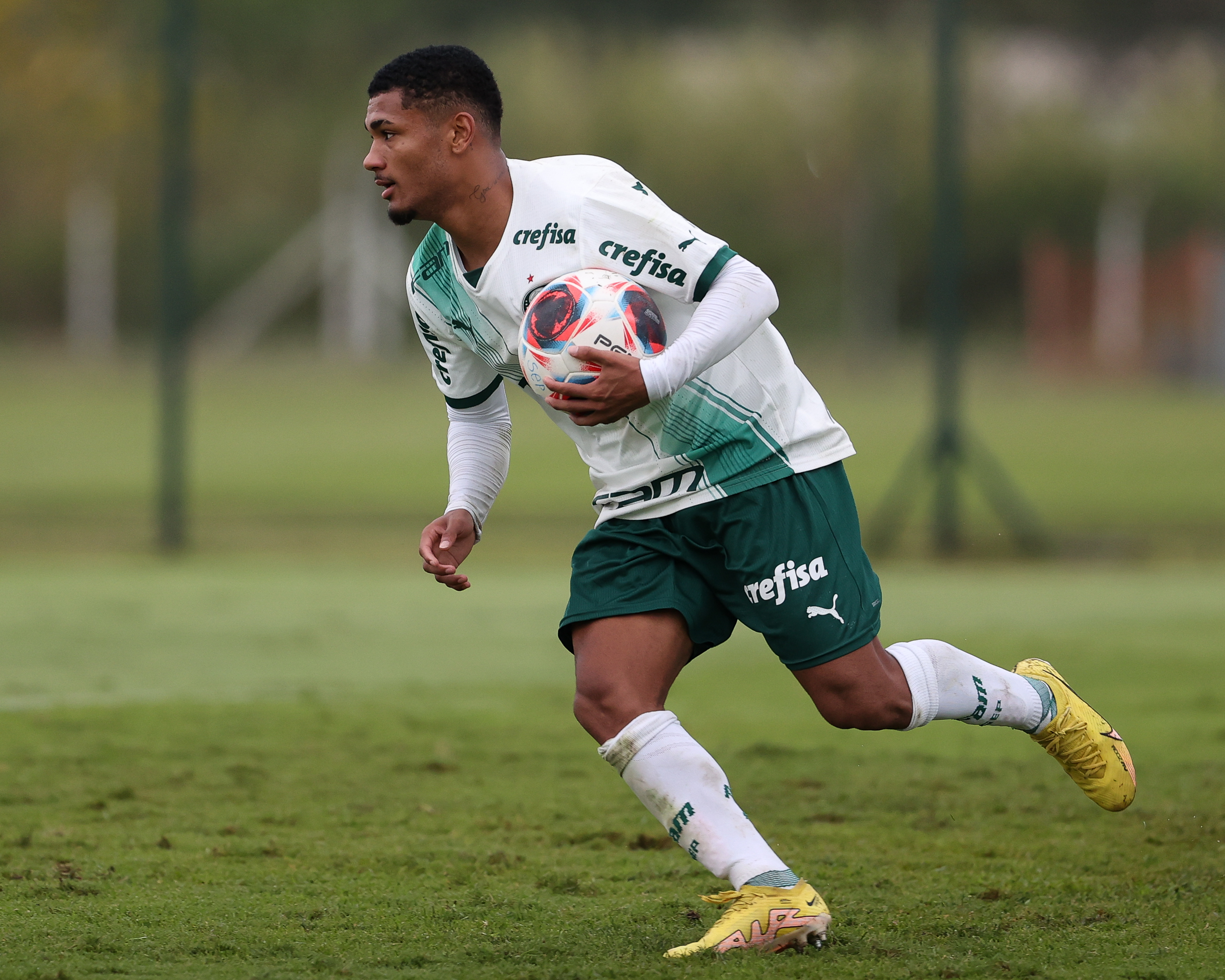 Kauan Santos autor de dois gols do Palmeiras na vitória sobre o Ituano pelo Paulistão Sub-20. FOTO: Fabio Menotti/ Palmeiras.