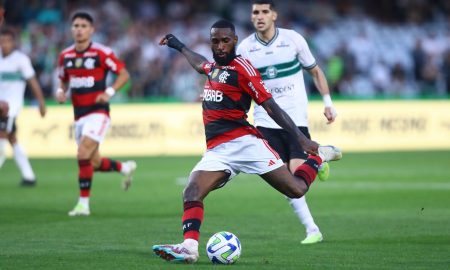 Gerson em Coritiba x Flamengo - (Foto: Gilvan de Souza/CRF)