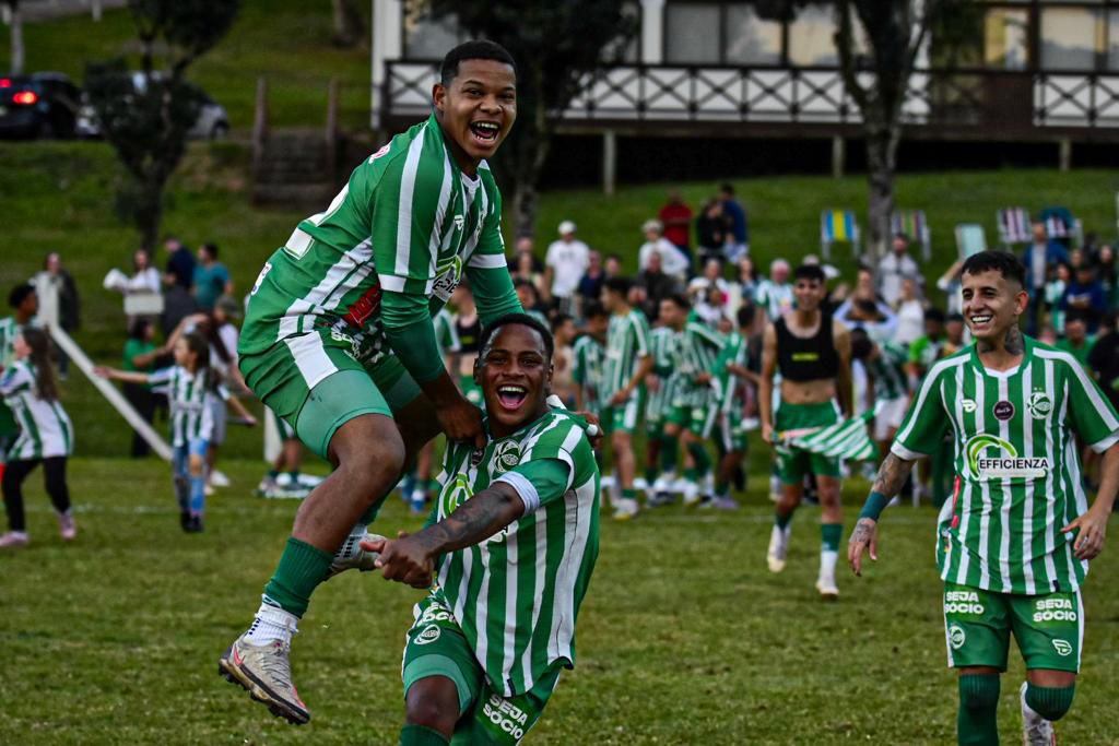 Felipe Reis e Marlon Santos - atacantes do Juventude SUB-20 - (Foto: Natan Bizotto/Juventude)