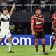 Facundo Brera comemorando o gol que eliminou o Flamengo (Foto: NORBERTO DUARTE/AFP via Getty Images)