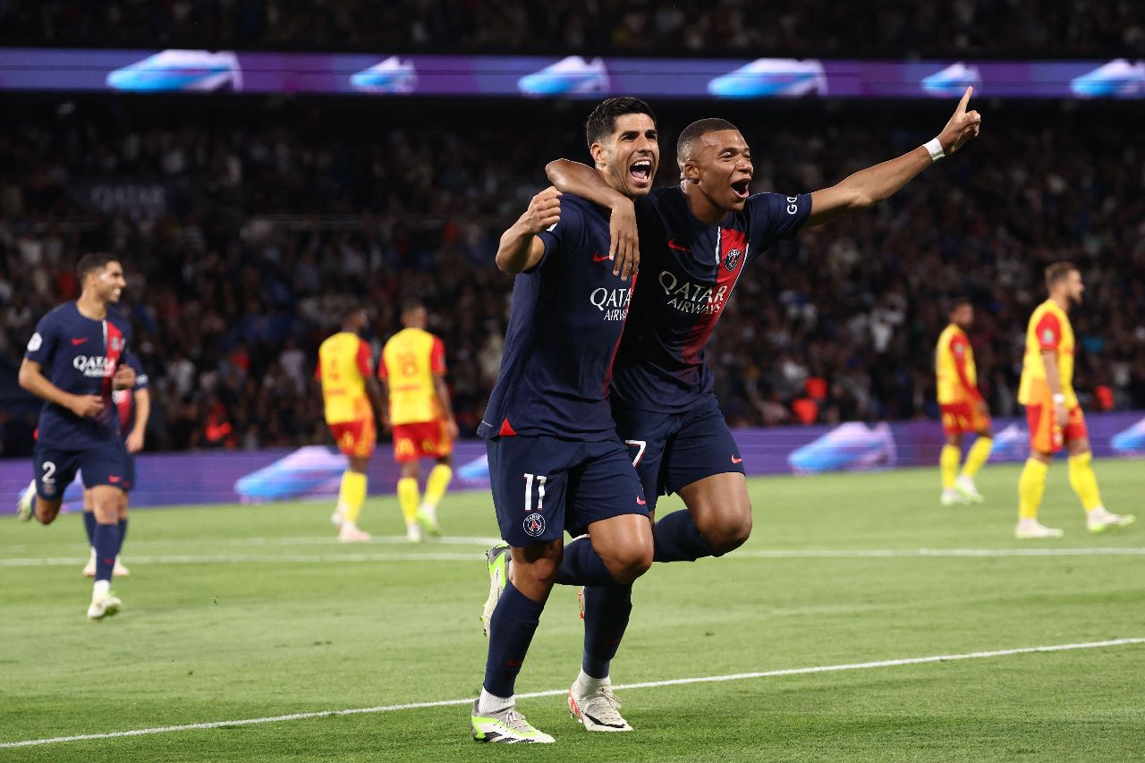 Com dois de Mbappé, PSG conquista a primeira vitória na Ligue 1
