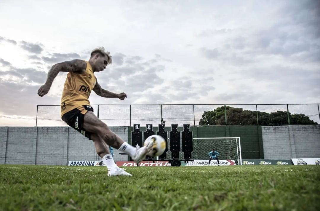 Soteldo treinado pelo Santos (Foto: ivanstorti)