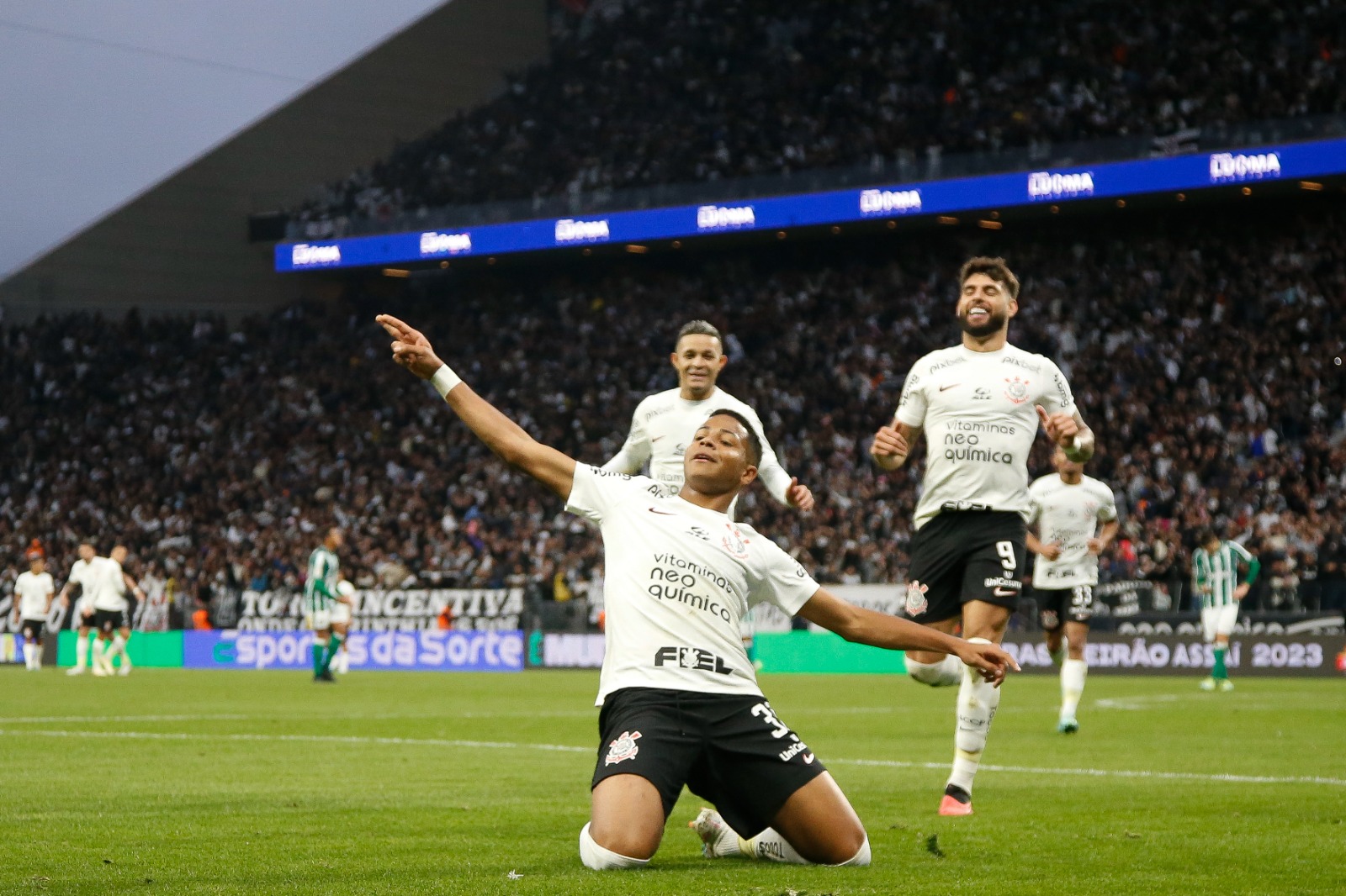 Isso posto, o Coritiba pagou pelos erros defensivos na segunda etapa e acabou sendo derrotado. Ao Corinthians, fica a última impressão de um segundo tempo muito bem jogado