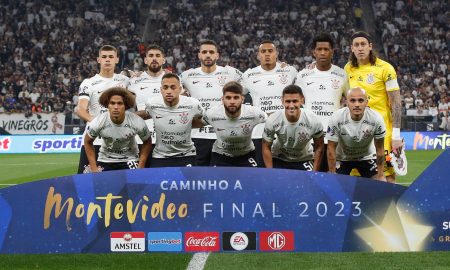 Corinthians vence Estudiantes e sai na frente em classificatória da Sul-Americana. (Foto: Ricardo Moreira/Getty Imagens)