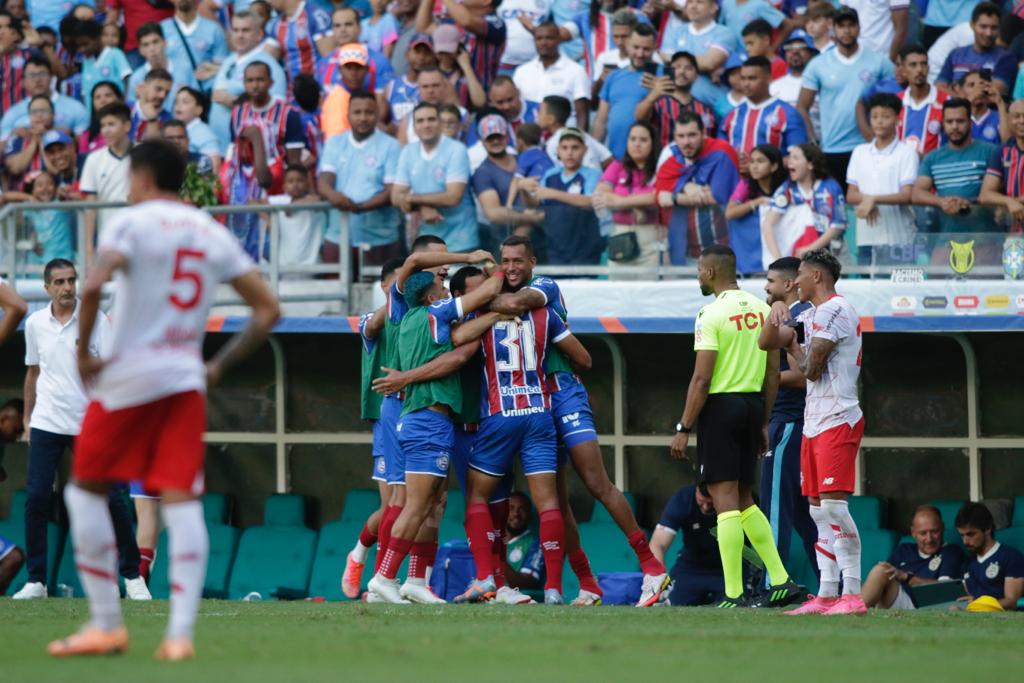 Bahia marcou quatro gols em uma partida pela primeira vez no no Campeonato Brasileiro. (Foto: Paula Forés/Correio)