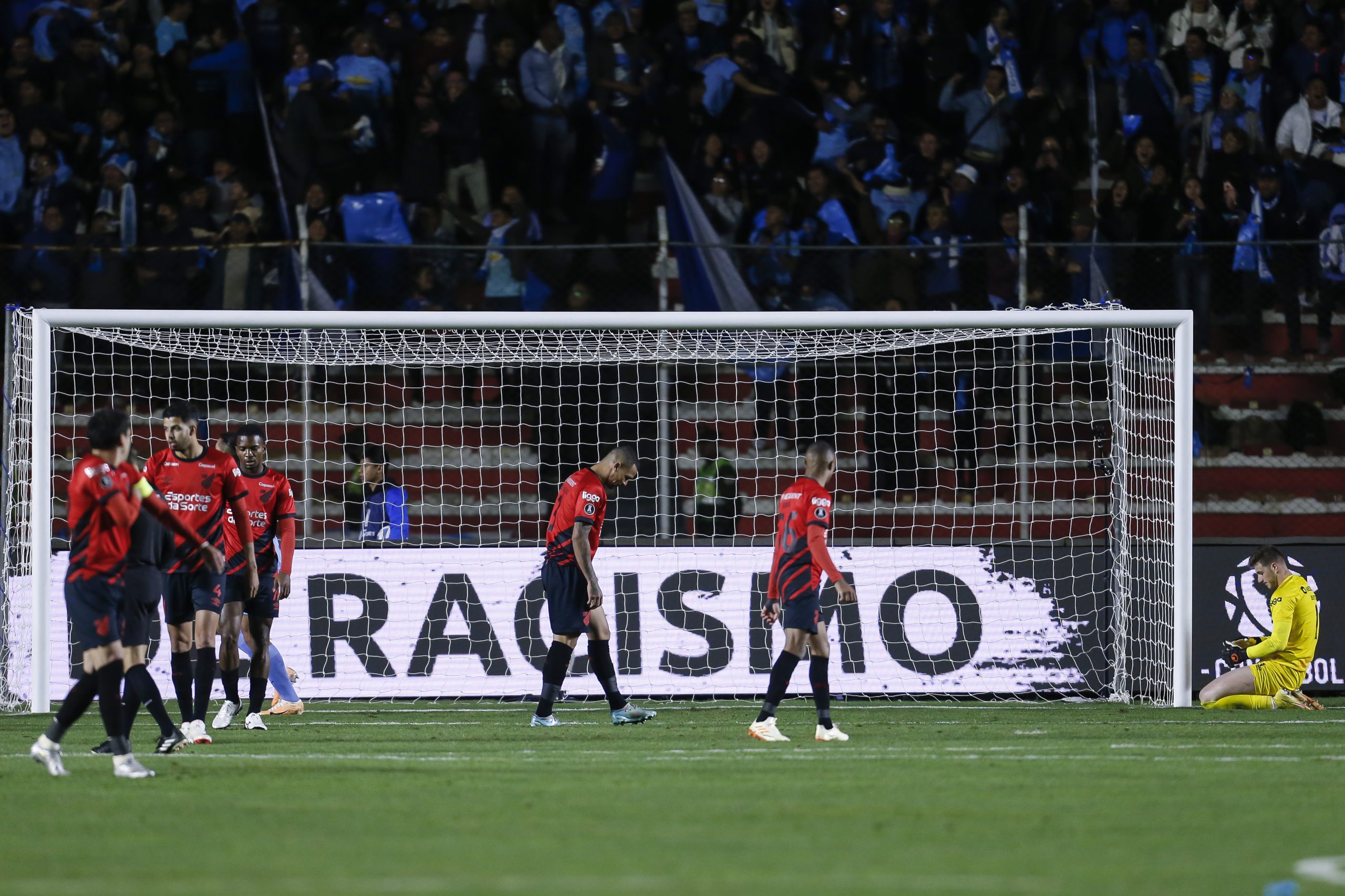 Athletico perde para o Bolivar no jogo de ida das oitavas de final da  Libertadores - Avance News