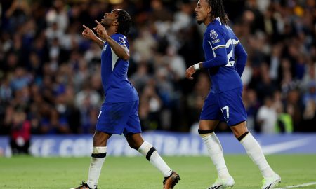 Sterling comemora o gol do Chelsea (Foto: Eddie Keogh/Getty Images)