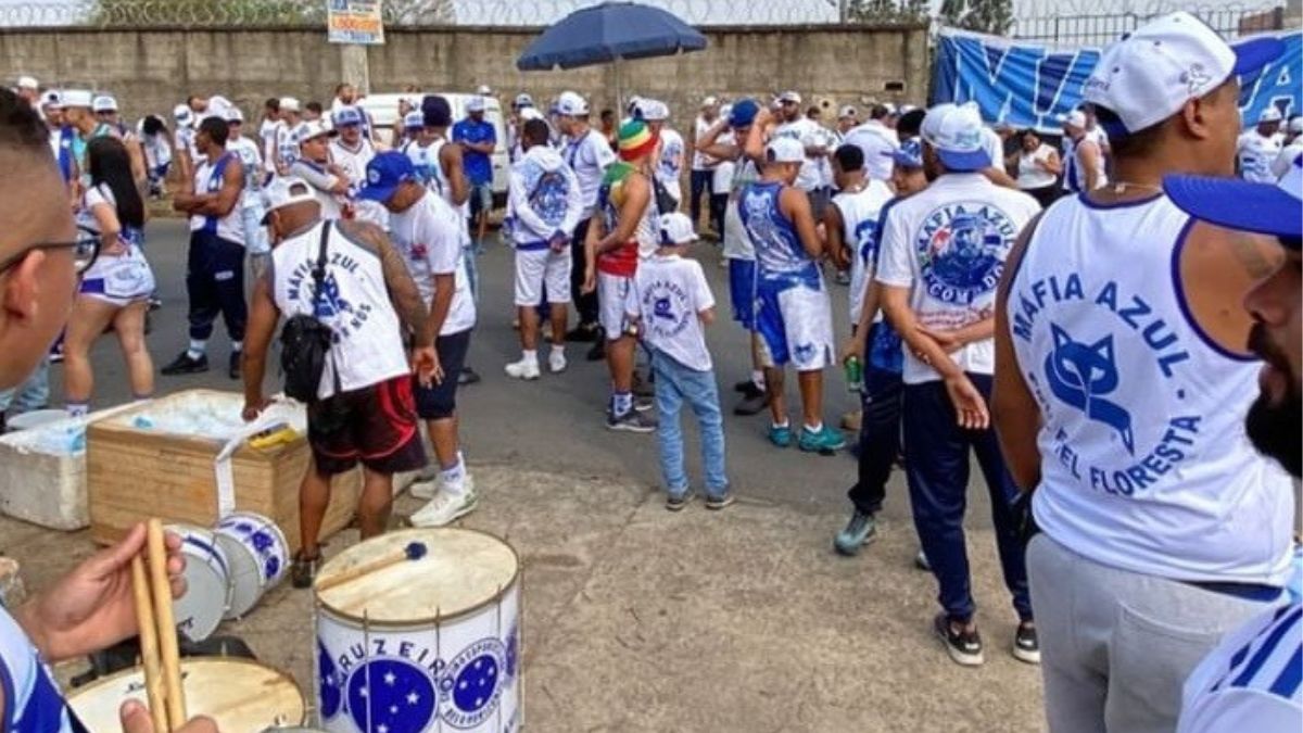 Torcedores do Cruzeiro demostram insatisfação com atual momento do time (Foto: Reprodução/Instagram/Máfia Azul)