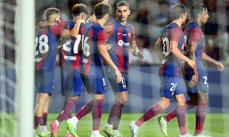 Barcelona garantiu vitória com gols no final do jogo (Foto: PAU BARRENA/AFP via Getty Images)