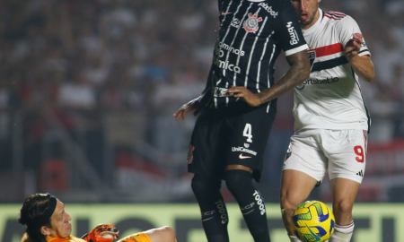 Corinthians joga mal no Morumbi e cai para o São Paulo nas semifinais da Copa do Brasil. (📸 | Miguel Schincariol/Getty Images)