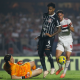 Corinthians joga mal no Morumbi e cai para o São Paulo nas semifinais da Copa do Brasil. (📸 | Miguel Schincariol/Getty Images)