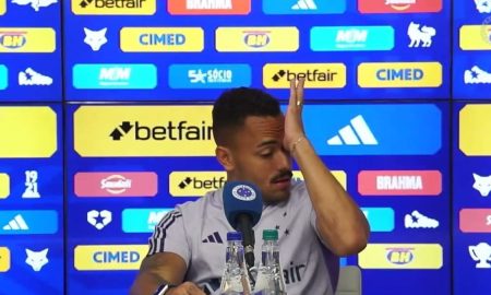 Rafael se emocionou ao falar sobre objetivo pessoal pelo clube (Foto: Reprodução/YouTube/Cruzeiro)