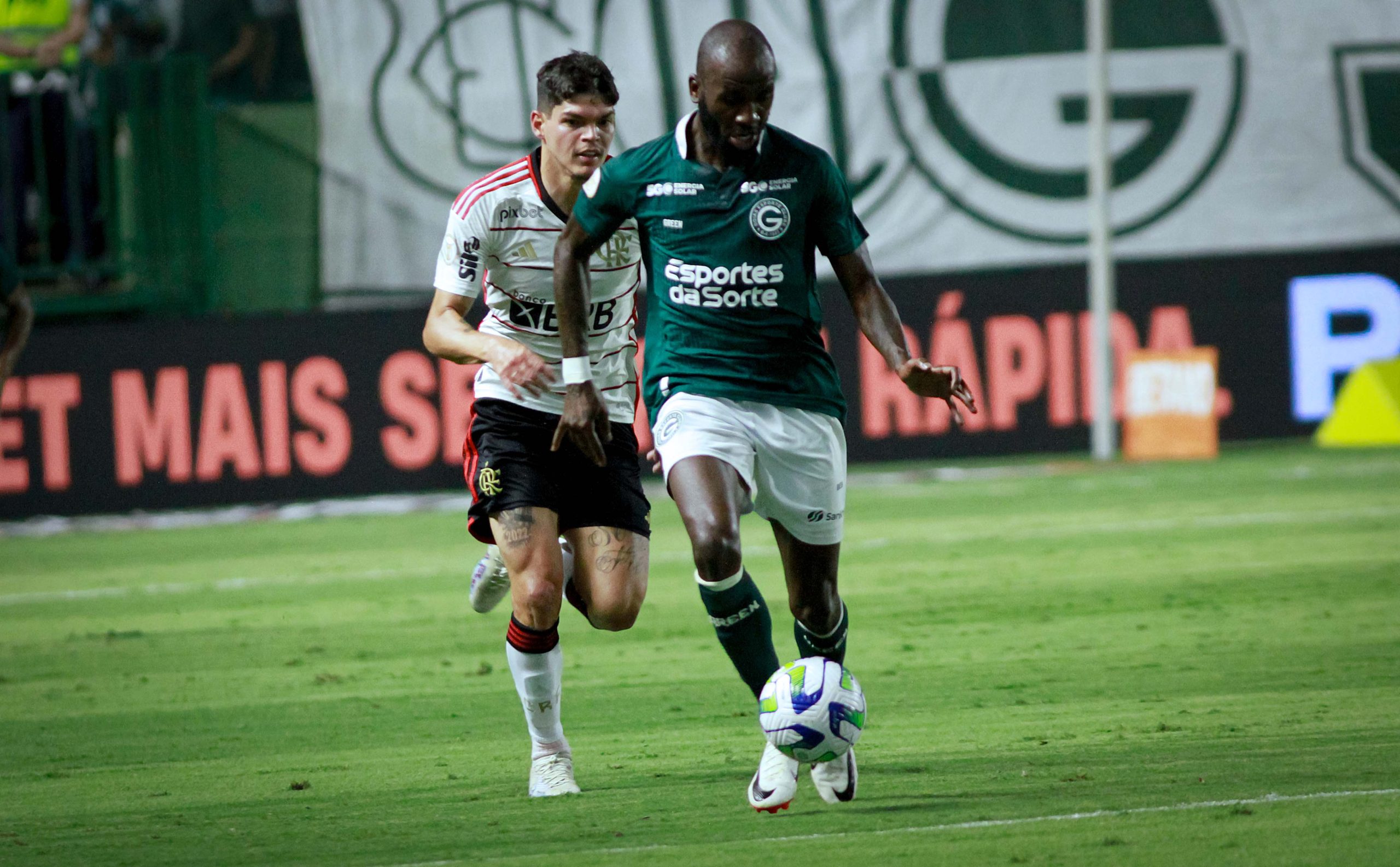 Goiás e Flamengo ficaram zerados em Goiânia (Rosiron Rodrigues/EC Goiás)