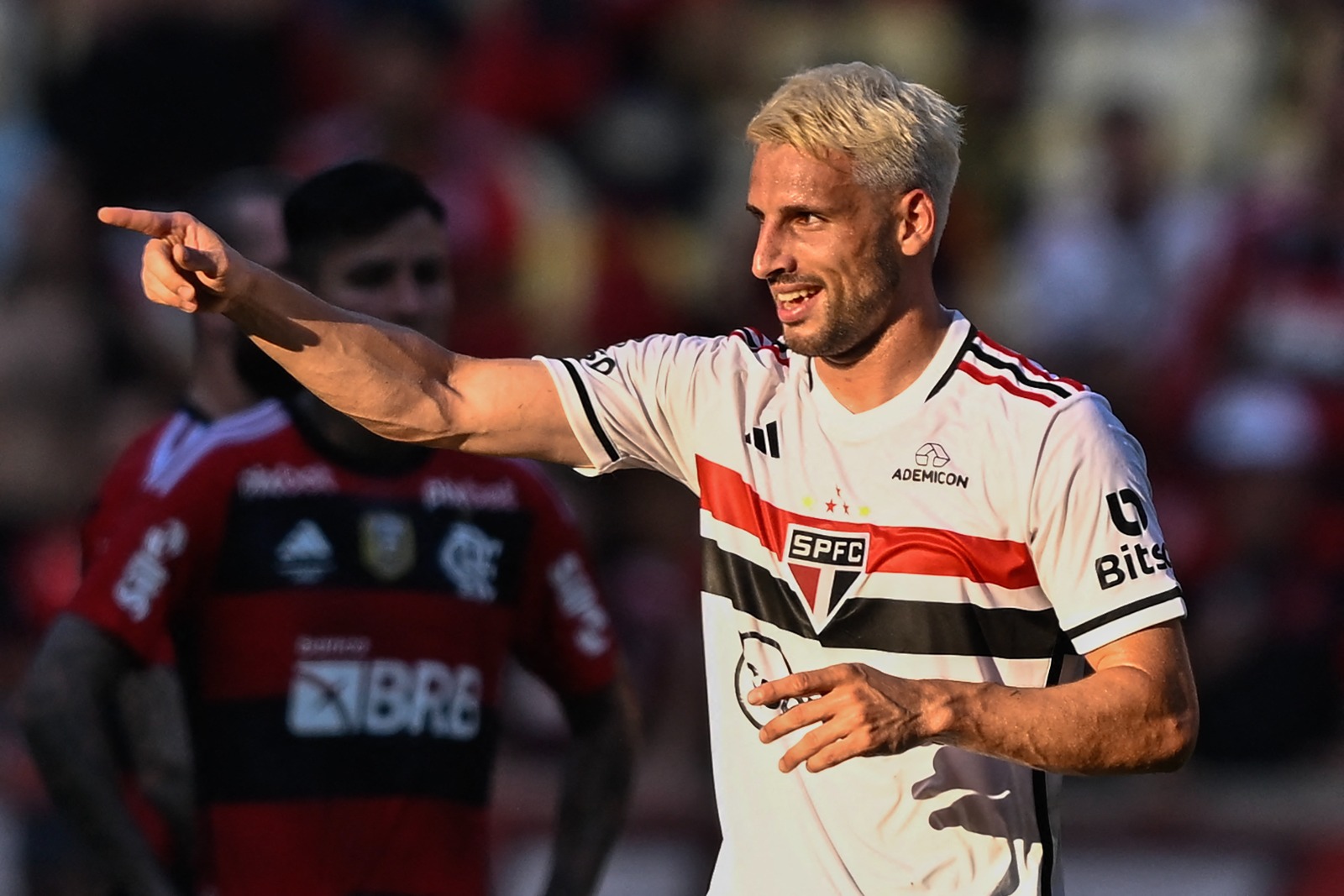 Calleri foi o autor do único gol da partida de ida da grande final da Copa do Brasil (Photo by MAURO PIMENTEL / AFP) (Photo by MAURO PIMENTEL/AFP via Getty Images)