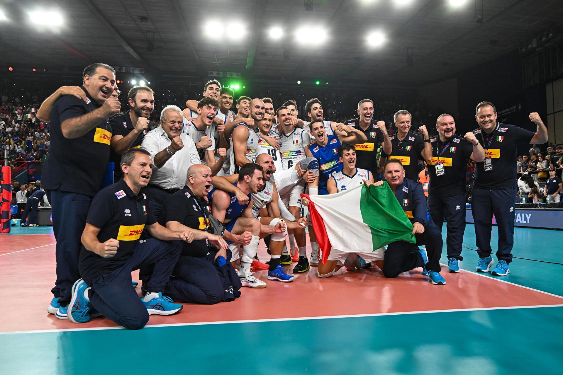Atual campeã, Itália conquistou a 150º vitória no Campeonato Europeu de vôlei