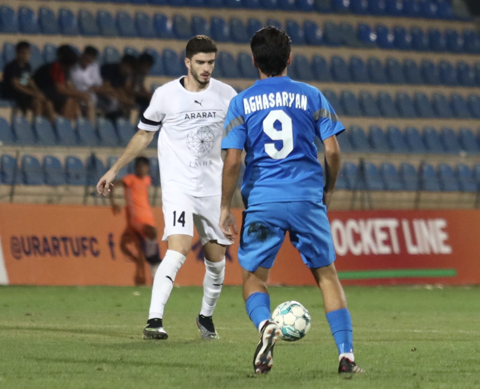 Léo Silva, zagueiro brasileiro do Ararat-Armenia