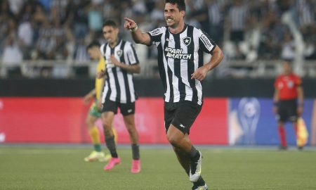 Gabriel Pires comemora gol na Sul-Americana (FOTO: VÍTOR SILVA/BOTAFOGO)