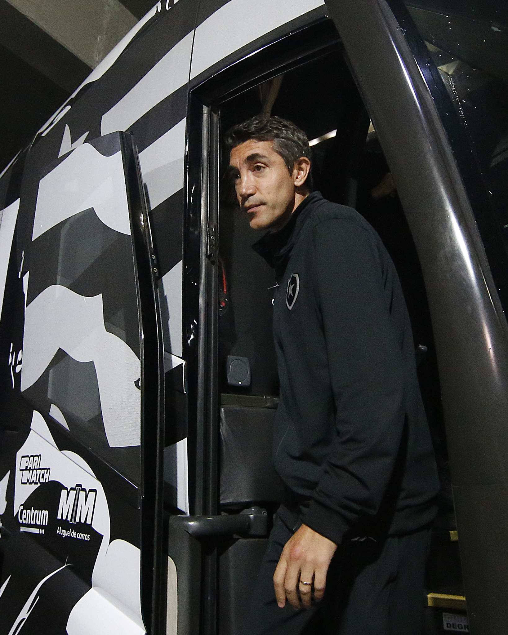 Bruno Lage no clássico contra o Flamengo pelo Campeonato Brasileiro. (Foto: Vitor Silva/Botafogo.)