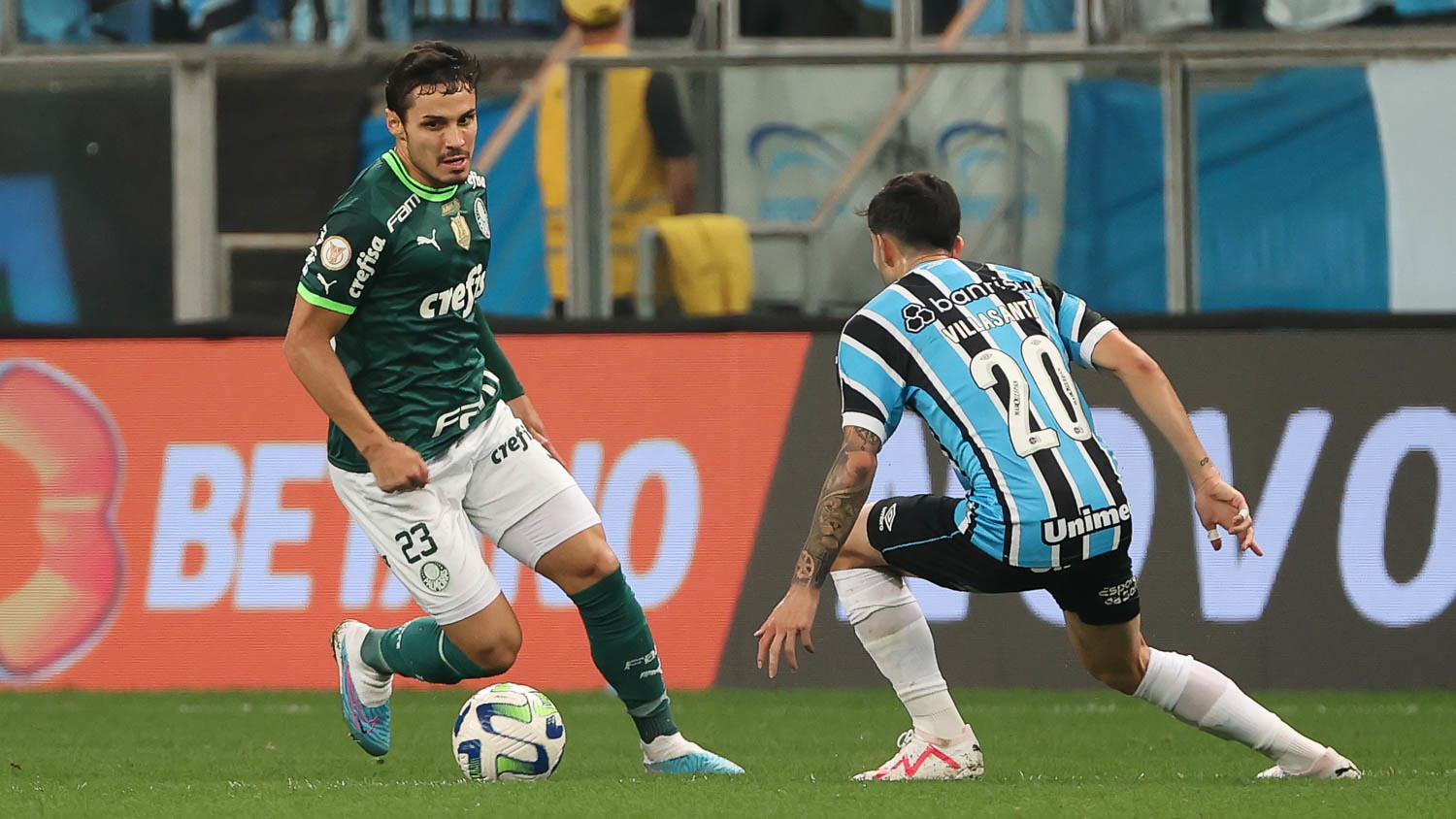 Raphael Veiga em ação a derrota do Palmeiras para o Grêmio pelo Campeonato Brasileiro. (FOTO: Cesar Greco/Palmeiras).