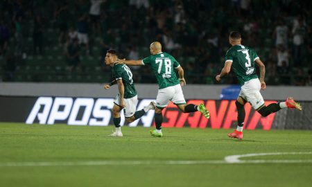 Com direito a golaços, Guarani e Ituano empatam em duelo de paulistas na  Série B