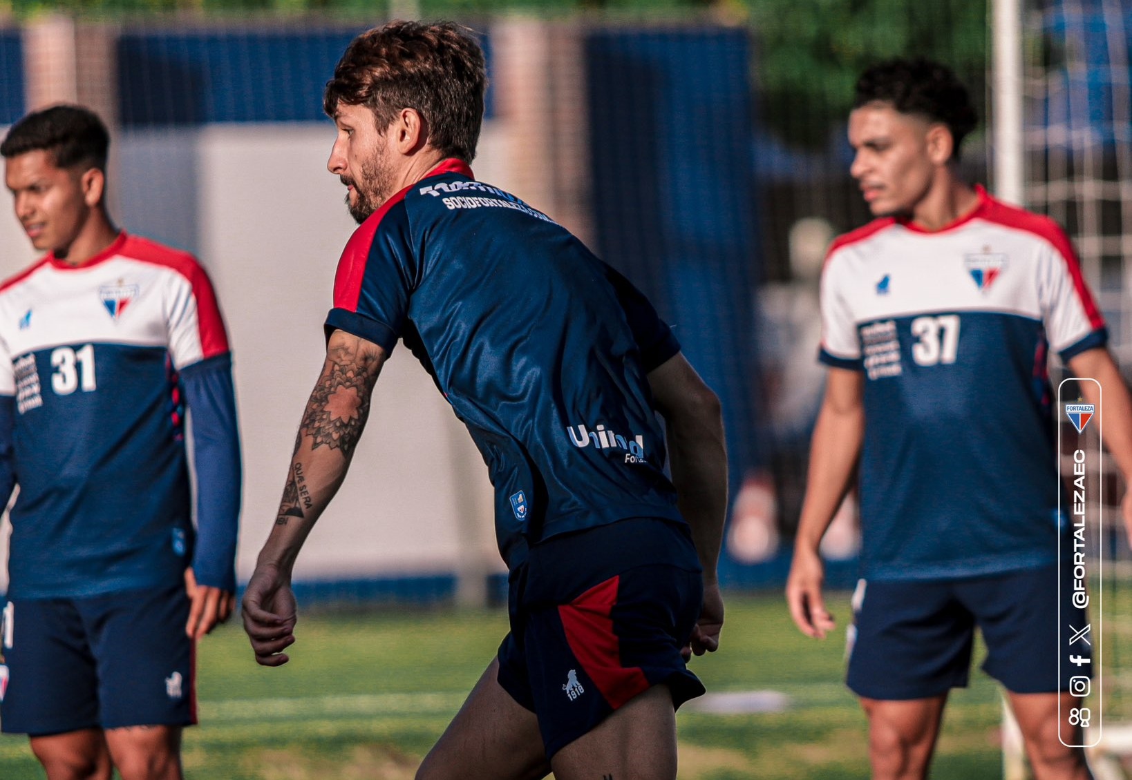 Com atenções divididas, Fortaleza deve jogar com time misto nessa rodada de Brasileirão (Foto: Mateus Lotif/FEC)