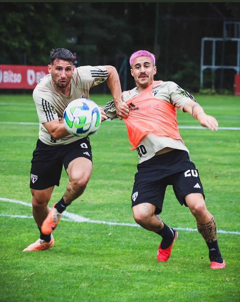 Com Gabi Neves de visual novo, São Paulo continua preparação para partida contra o Internacional (Foto: reprodução/Instagram)