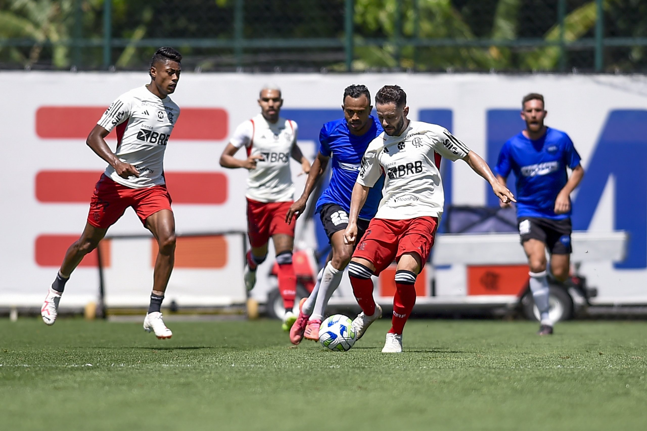 Em jogo-treino contra o Flamengo, jogadores do Zinza FC destacaram a gratidão e felicidade de estar jogando contra o atual campeão da Conmebol...