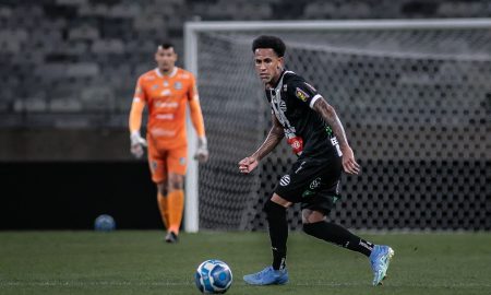 Patrick Santos pelo Athletic (Foto: Otávio Silva/Divulgação)