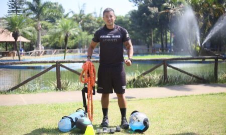 Leandro Ono em trabalho de preparação física dos astros do esporte (Foto: Barreto Foto/Divulgação)