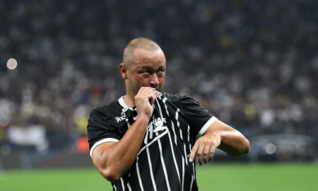 Corinthians e Real Madrid repetem placar da final em jogo festivo 📸 José Manoel Idalgo