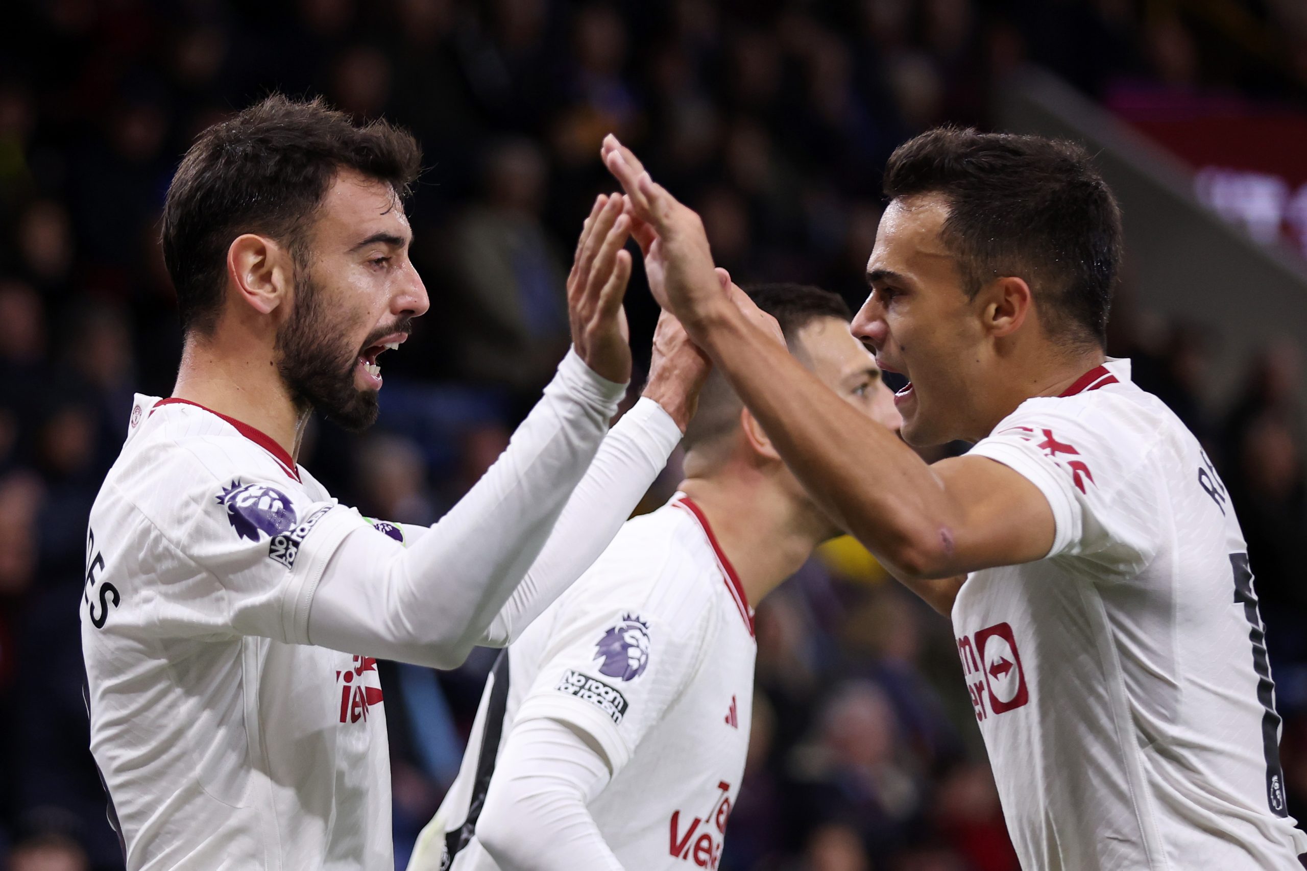 Bruno Fernandes garantiu vitória do Manchester United (Lewis Storey/Getty Images)