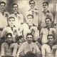 Primeiro time do Corinthians a levantar um troféu, em 1913. Clube foi fundado em 1910 (Foto: Divulgação Corinthians)