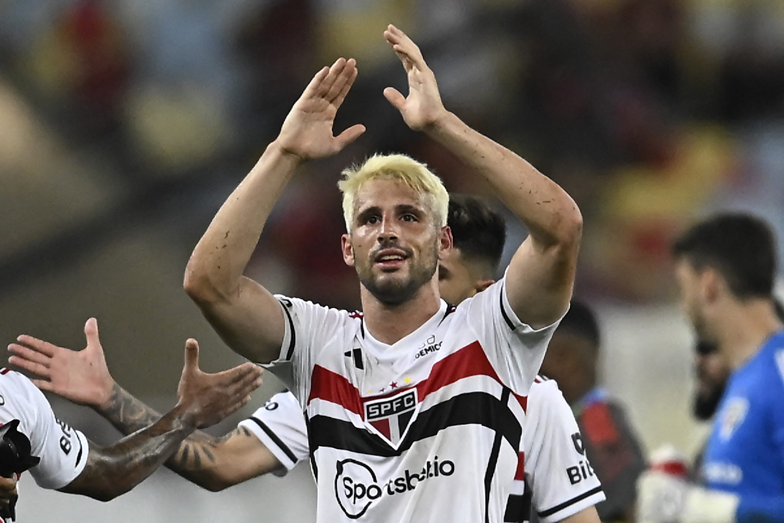 Calleri comemora vitória diante do Flamengo, mas frisa: 'Ainda não conquistamos nada' (Photo by MAURO PIMENTEL / AFP) (Photo by MAURO PIMENTEL/AFP via Getty Images)