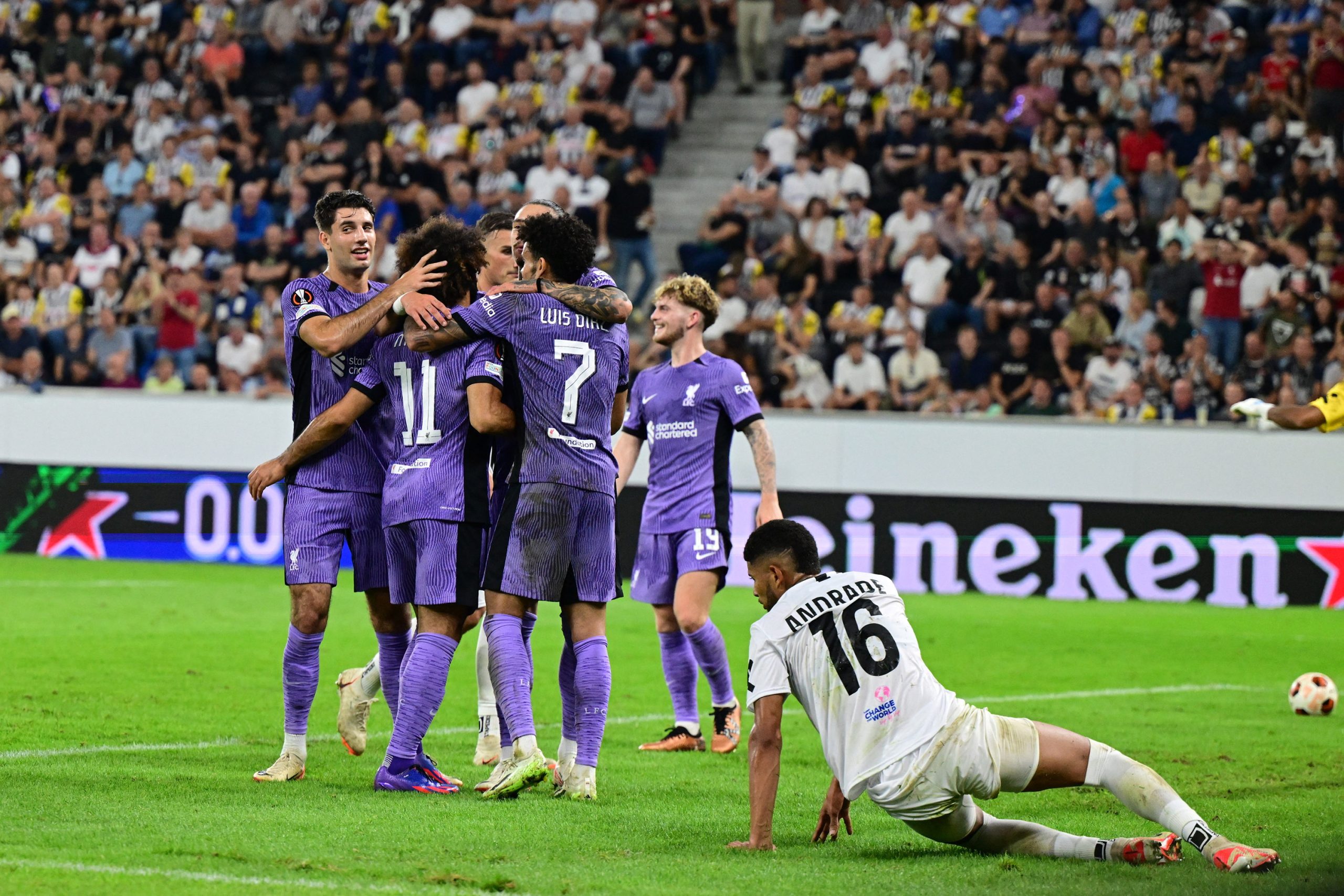 Liverpool estreia com vitória em cima do LASK Linz pela Europa League (Photo by REINHARD EISENBAUER/APA/AFP via Getty Images)
