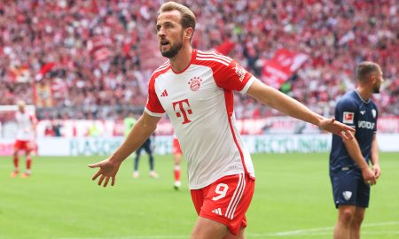 Harry Kane comemora mais um gol do Bayern (Foto: Alexander Hassenstein/Getty Images)