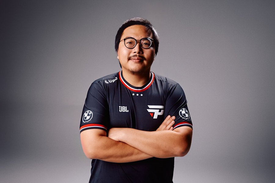 Flanalista, treinador de League of Legends, com o uniforme da paiN Gaming — Foto: Divulgação/paiN